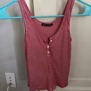 Red and white brandy Melville tank!! ❤️